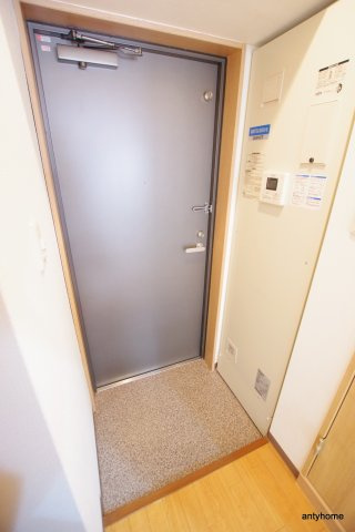 第21関根マンション　仲介手数料無料の玄関