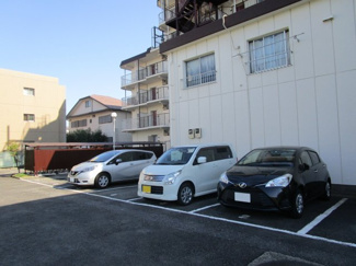 【駐車場】