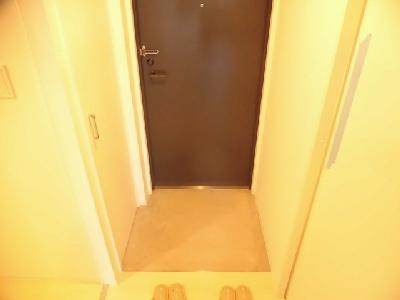 モノコモドウエストの玄関