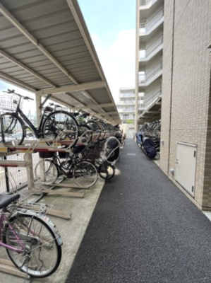 【その他共用部分】 | ブランシエラ一之江 | 駐輪場になります。