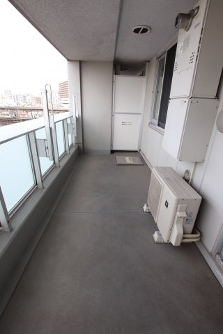 アトラスブランズタワー三河島のバルコニー