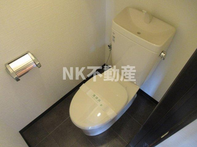 【トイレ】 | ツカサロイヤルハイツ瓢箪山（瓢箪山賃貸） | 落ち着いた色調のトイレです