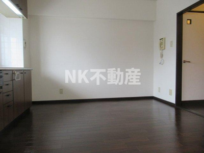 【居間・リビング】 | ツカサロイヤルハイツ瓢箪山（瓢箪山賃貸） | おしゃれな居間です