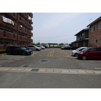 【駐車場】