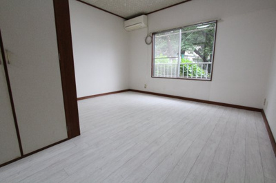 【居間・リビング】 | サンライズコーポ | ゆったり過ごせる居間です