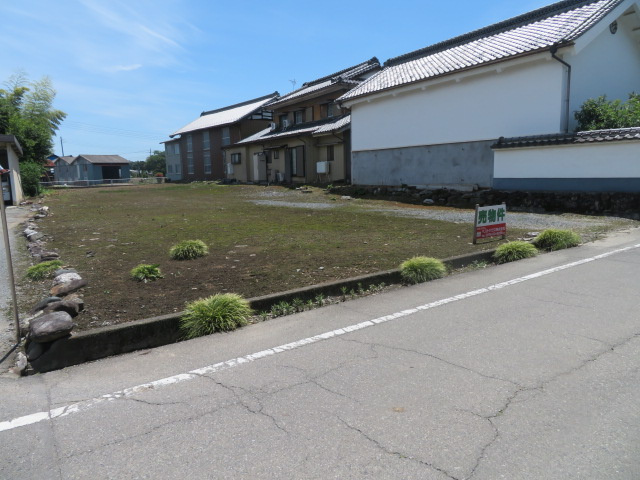 藤岡市東平井　土地の前面道路含む現地写真