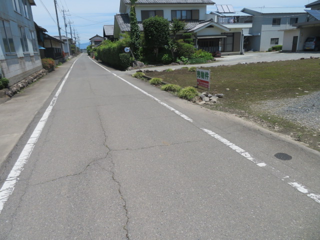 藤岡市東平井　土地の前面道路含む現地写真