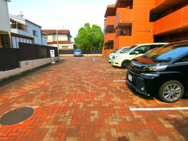 カサ・大美野の駐車場