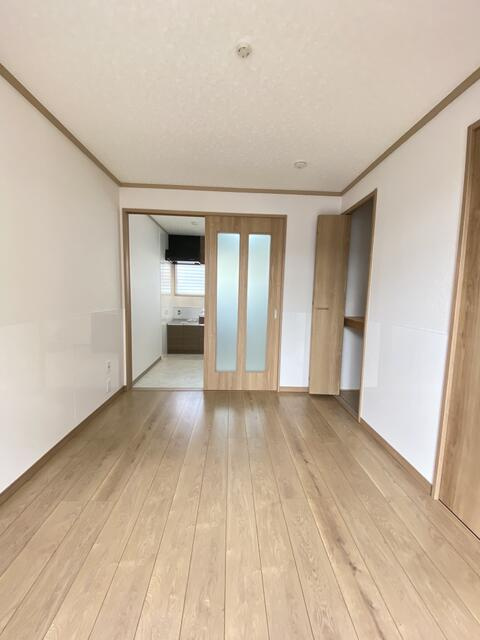 第一藤栄ハイツの洋室