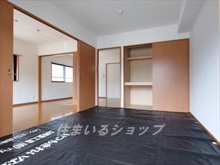 広島市安佐北区深川５丁目の賃貸マンションの寝室