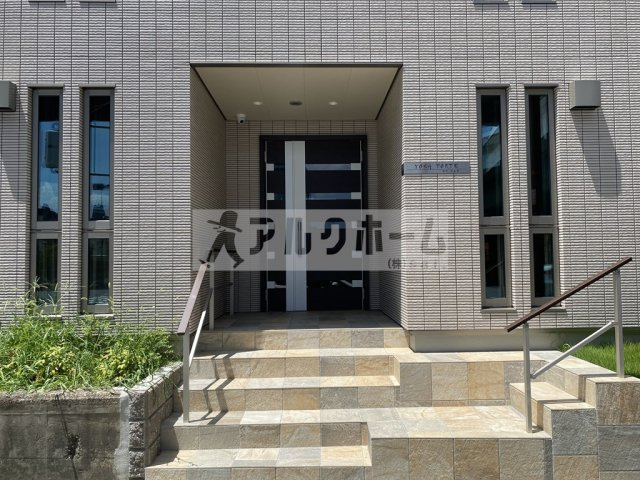 YOSAポルテのエントランス