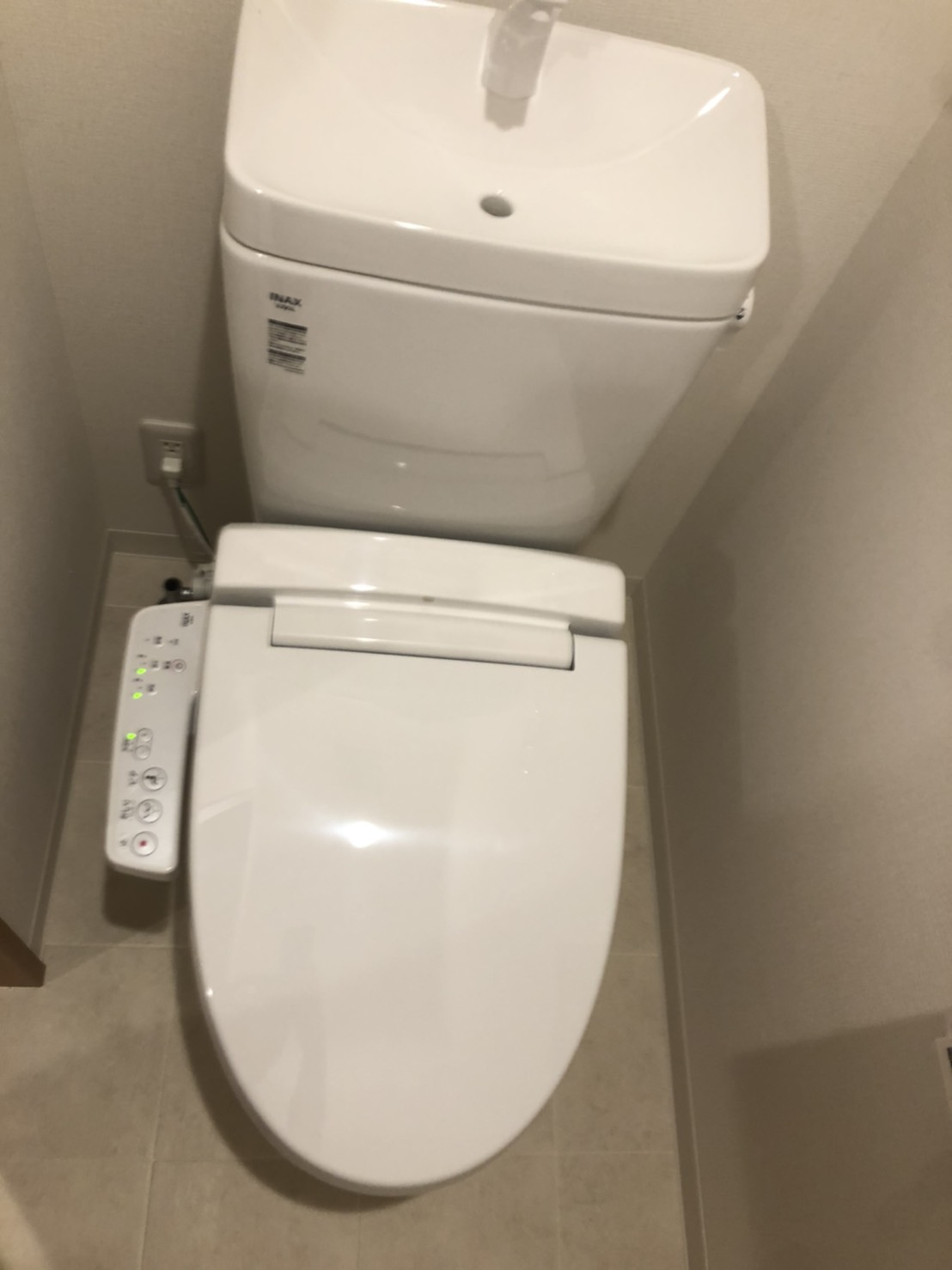 高石市羽衣１丁目のハイツのトイレ|コンパクトで使いやすいトイレです