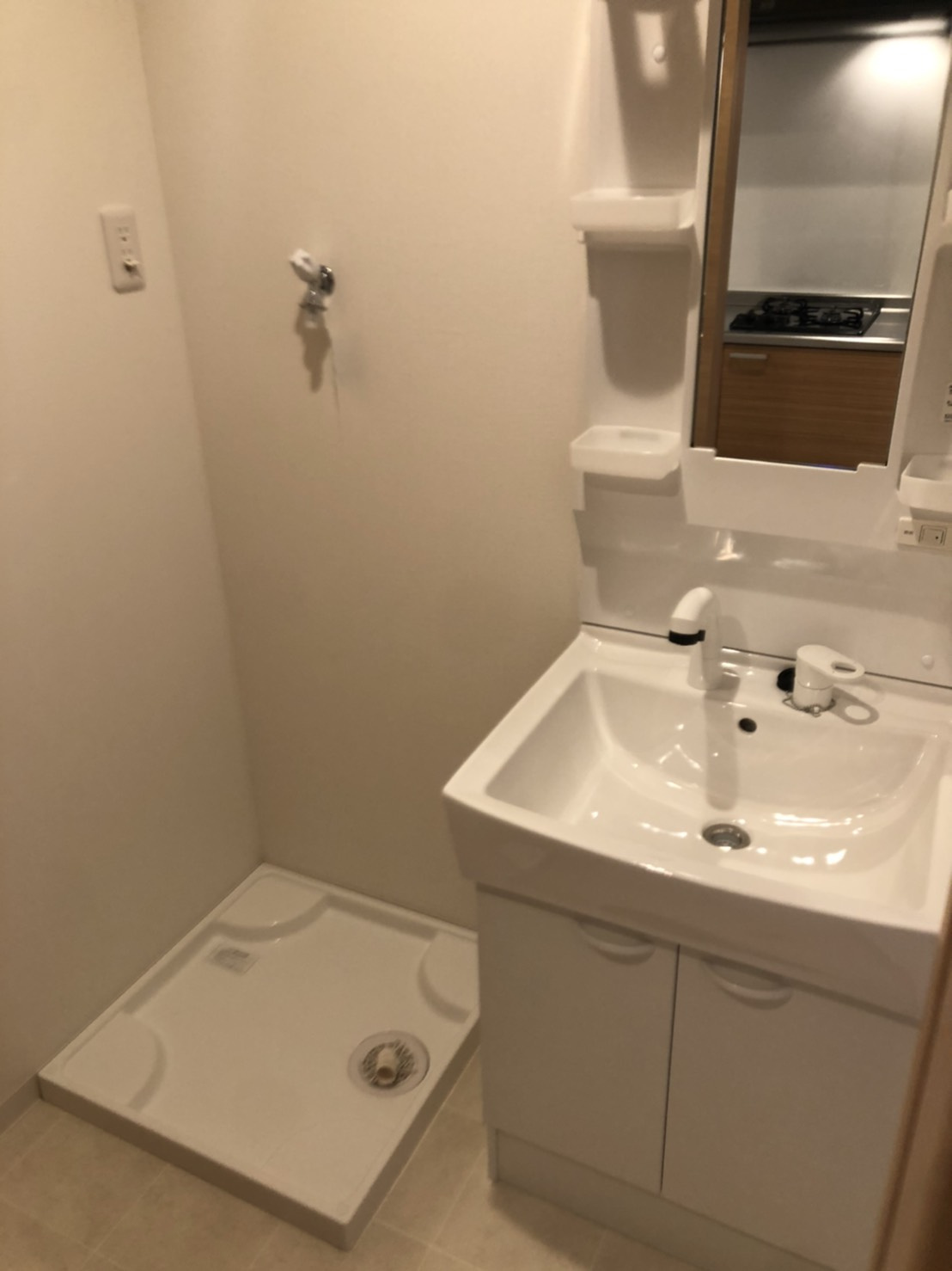 高石市羽衣１丁目のハイツの洗面所|スペースが確保できる洗面所です