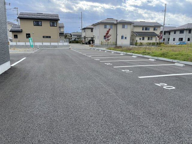 Orca Ⅰの駐車場|車をお持ちの方に嬉しい駐車場付きの物件です