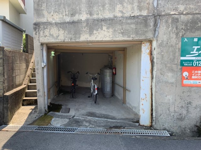 和歌山市園部・アパート・54373の駐車場