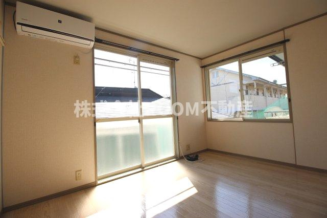 メゾン立野の居間・リビング