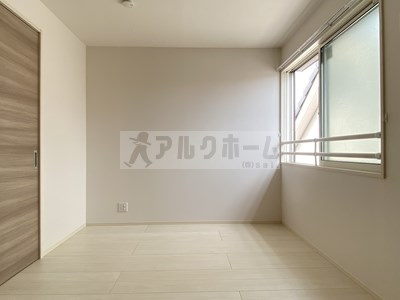 アゼリア東太子の洋室