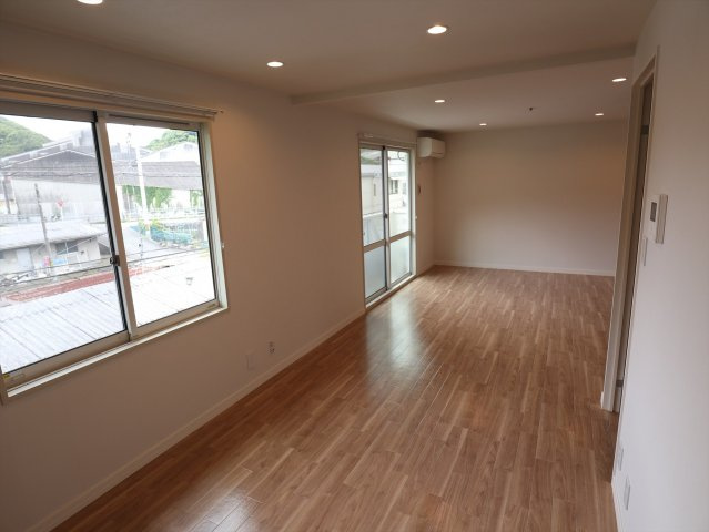 フレグランス竹原　Ｂ棟の居間・リビング