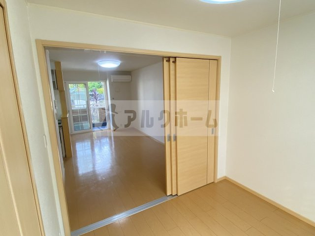 フリーデ グランツの洋室