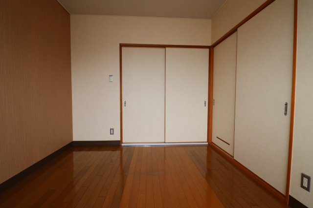ハイツかおるの洋室|スタンダードな洋室です
※内装が若干異なる場合がございます