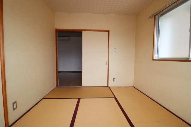 ハイツかおるの和室|ゆったりとくつろげる和室です
※内装が若干異なる場合がございます