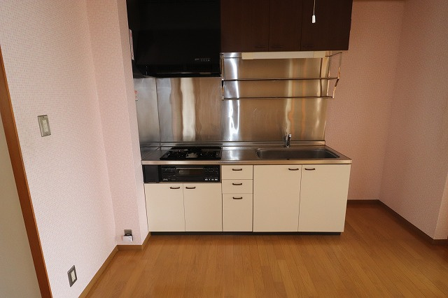 ハイツかおるのキッチン|コンパクトなキッチンで掃除もラクラク
※内装が若干異なる場合がございます