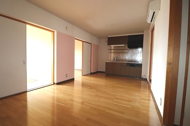 ハイツかおるの居間・リビング|使いやすい居間です
※内装が若干異なる場合がございます