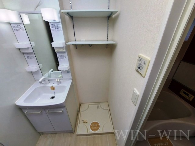 アヴェク・トワの駐車場