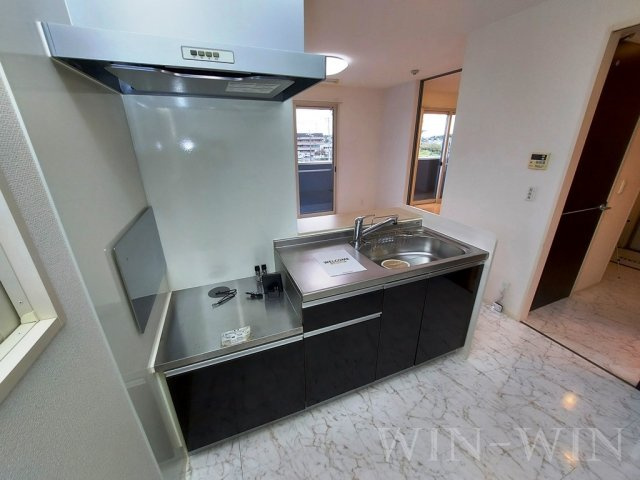 アヴェク・トワのキッチン