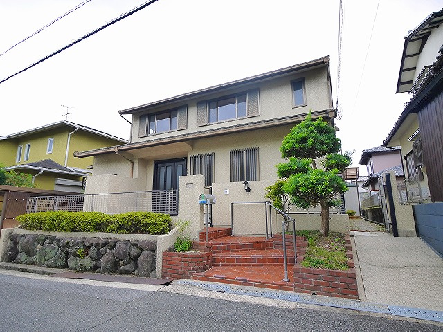 六条緑町２丁目貸家の外観