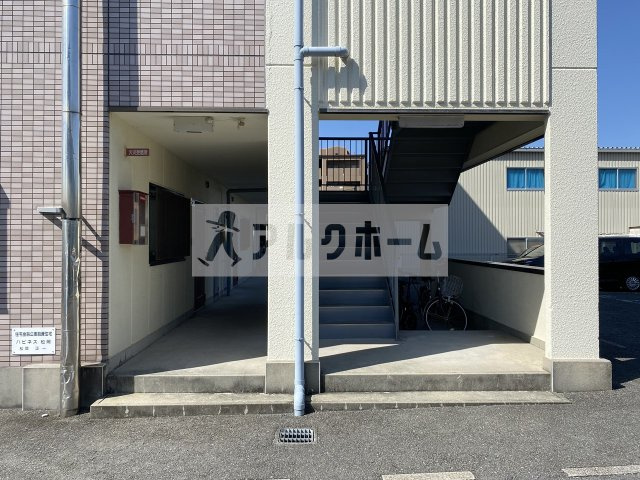 ハピネス松岡のエントランス