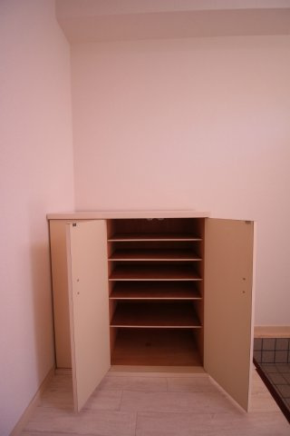 タウンハウス北別府２の収納