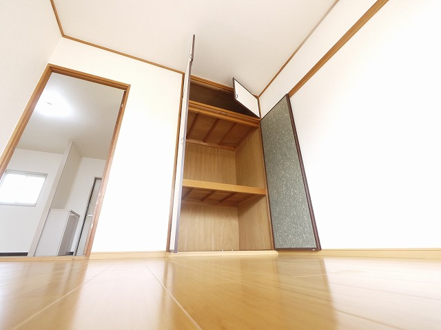 エミール指柳の収納|ちょっとした収納スペースも充実しています