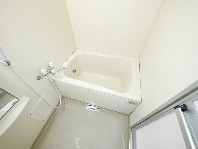 エミール指柳の浴室|コンパクトで使いやすいお風呂です