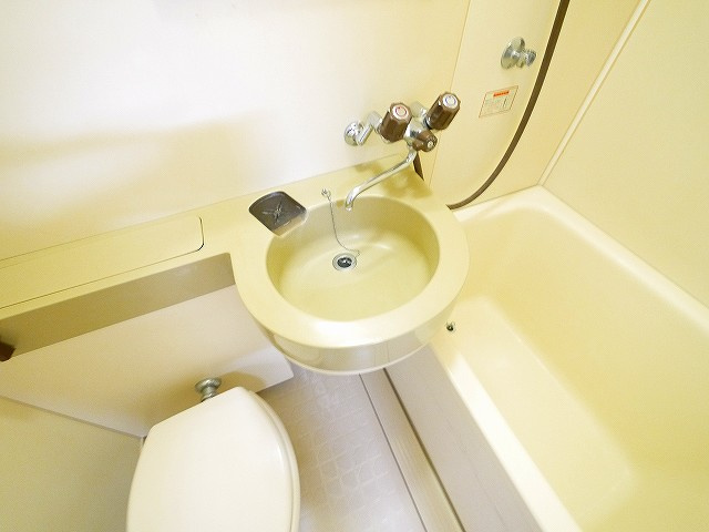 コーポ華（肘塚町）の設備|お風呂には洗面台もついてます。
