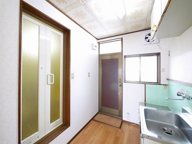 コーポ華（肘塚町）のキッチン|お料理しやすいキッチンです