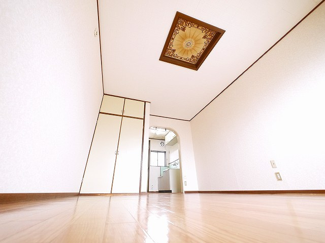 コーポ華（肘塚町）の洋室|個人の部屋や寝室として使える洋室です