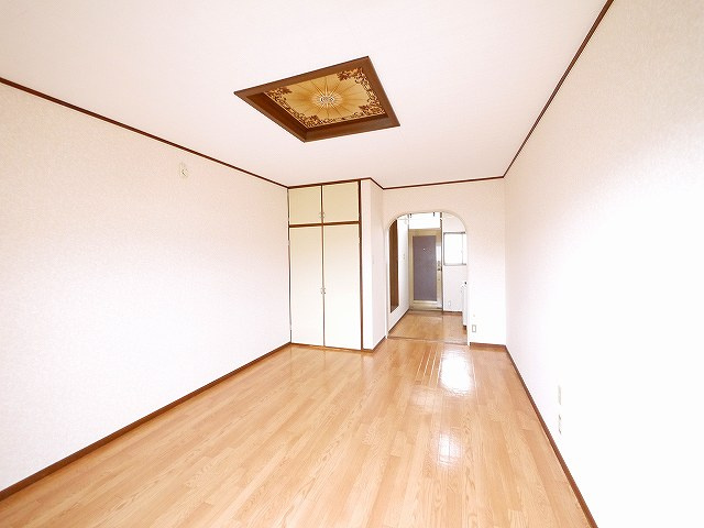 コーポ華（肘塚町）の寝室|ゆったりした洋室です
