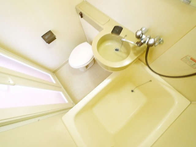 コーポ華（肘塚町）の浴室|日々の暮らしに欠かせないお風呂です