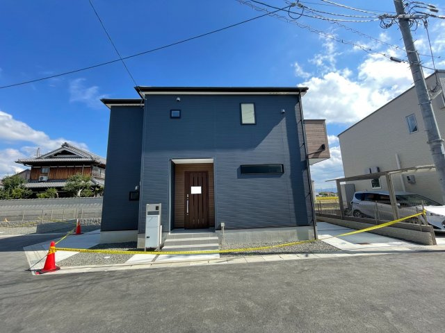 最寄り駅徒歩５分！オール電化の収納豊富な３ＬＤＫ住宅♪駐車２台ＯＫ◎リナージュ精華町祝園２２-１期の外観|外観