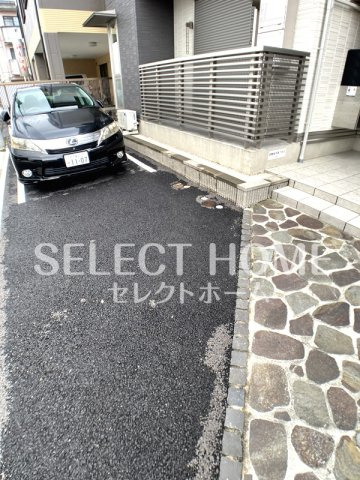 【駐車場】 | ルミエール・ドゥ・ソレイユ | 車をお持ちの方に嬉しい駐車場付きの物件です