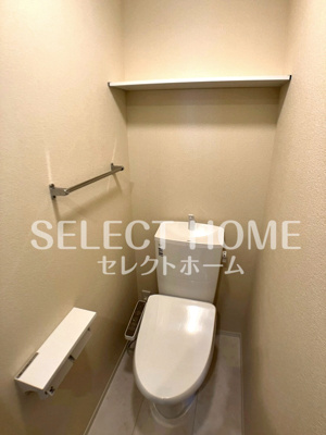 【トイレ】 | ルミエール・ドゥ・ソレイユ | 落ち着いた色調のトイレです