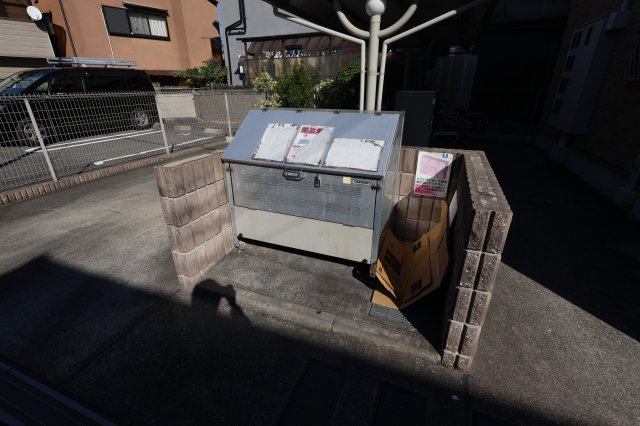 【その他共用部分】 | カーサ立部 | 敷地内ゴミ捨場