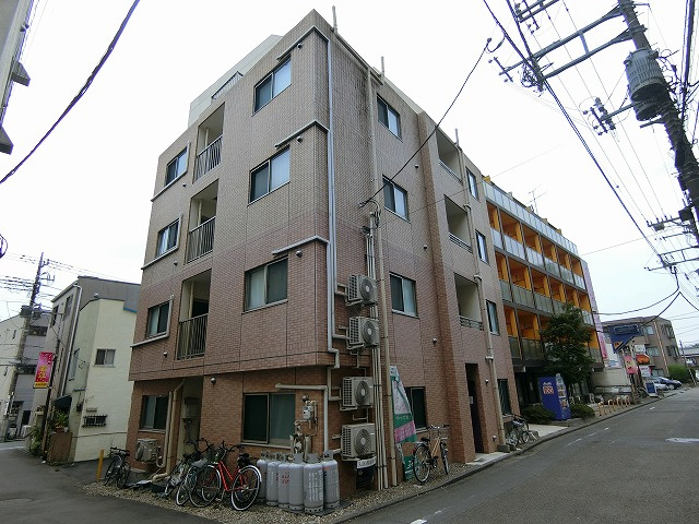 ラ・ジオンⅡの外観