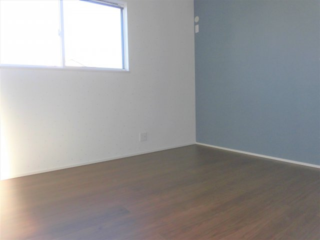 バードガーデン南一色町の洋室