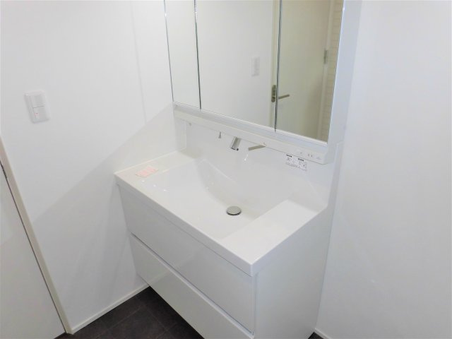 バードガーデン南一色町の独立洗面台