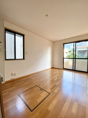 【居間・リビング】 | カーサリンピオ A棟