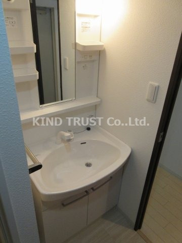 ルミエール北梅田の独立洗面台