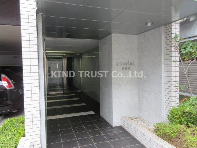 ルミエール北梅田のエントランス