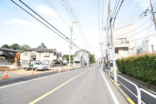 【前面道路含む現地写真】 | 全６区画の新規分譲地　フリープラン対応のセミオーダー住宅 | 南側約11m公道